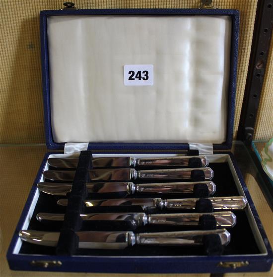 Set 6 silver handled tea knives, cased